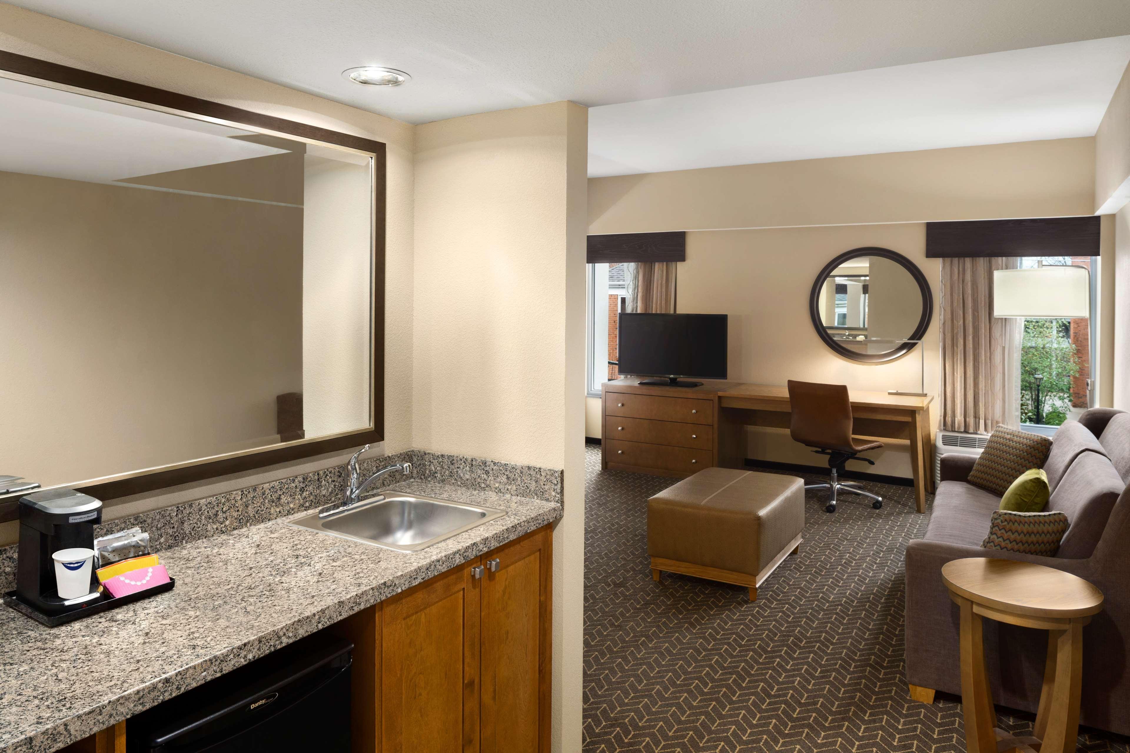 Hampton Inn And Suites Clayton/St. Louis-Galleria Area מראה חיצוני תמונה