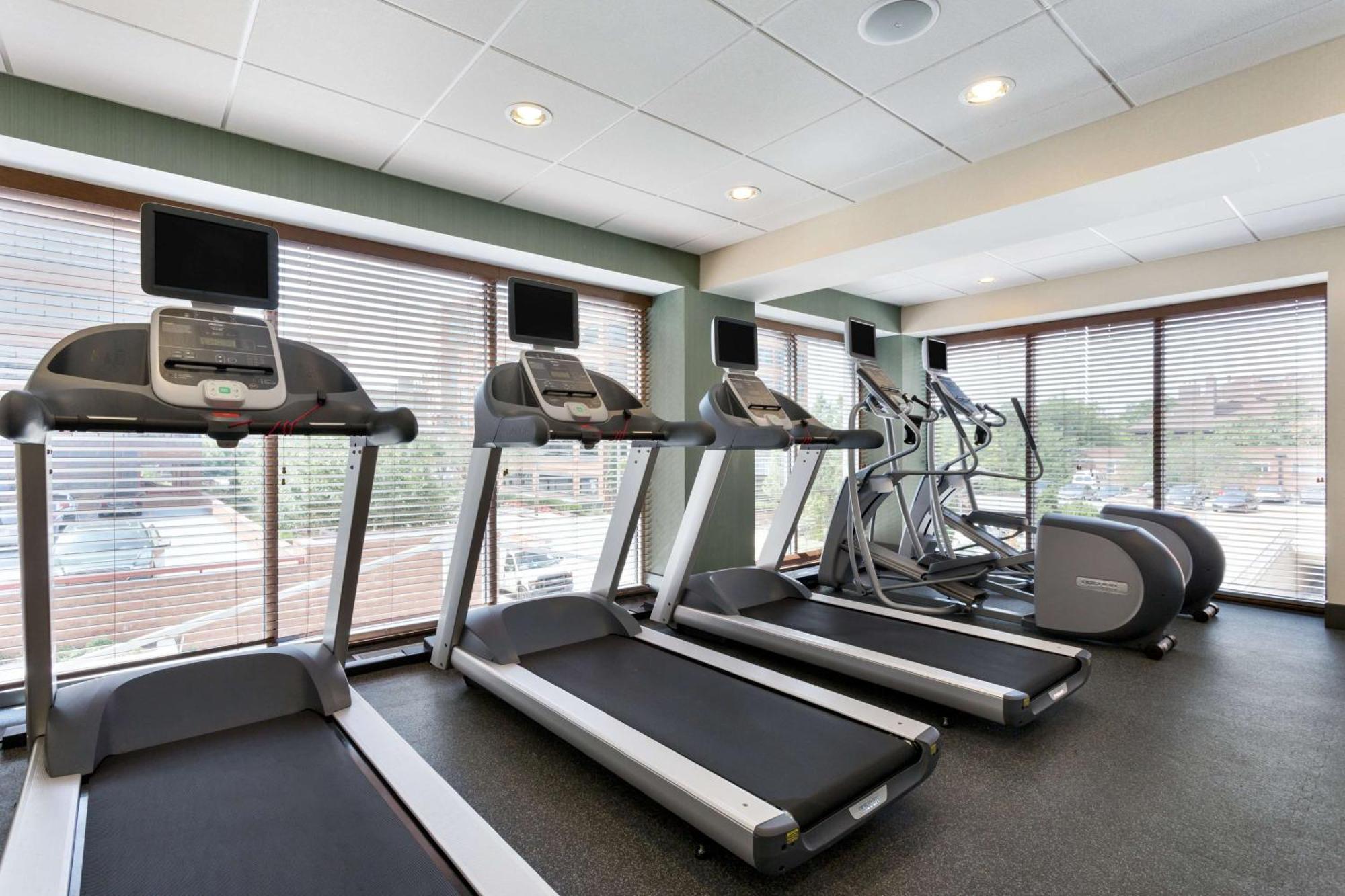 Hampton Inn And Suites Clayton/St. Louis-Galleria Area מראה חיצוני תמונה
