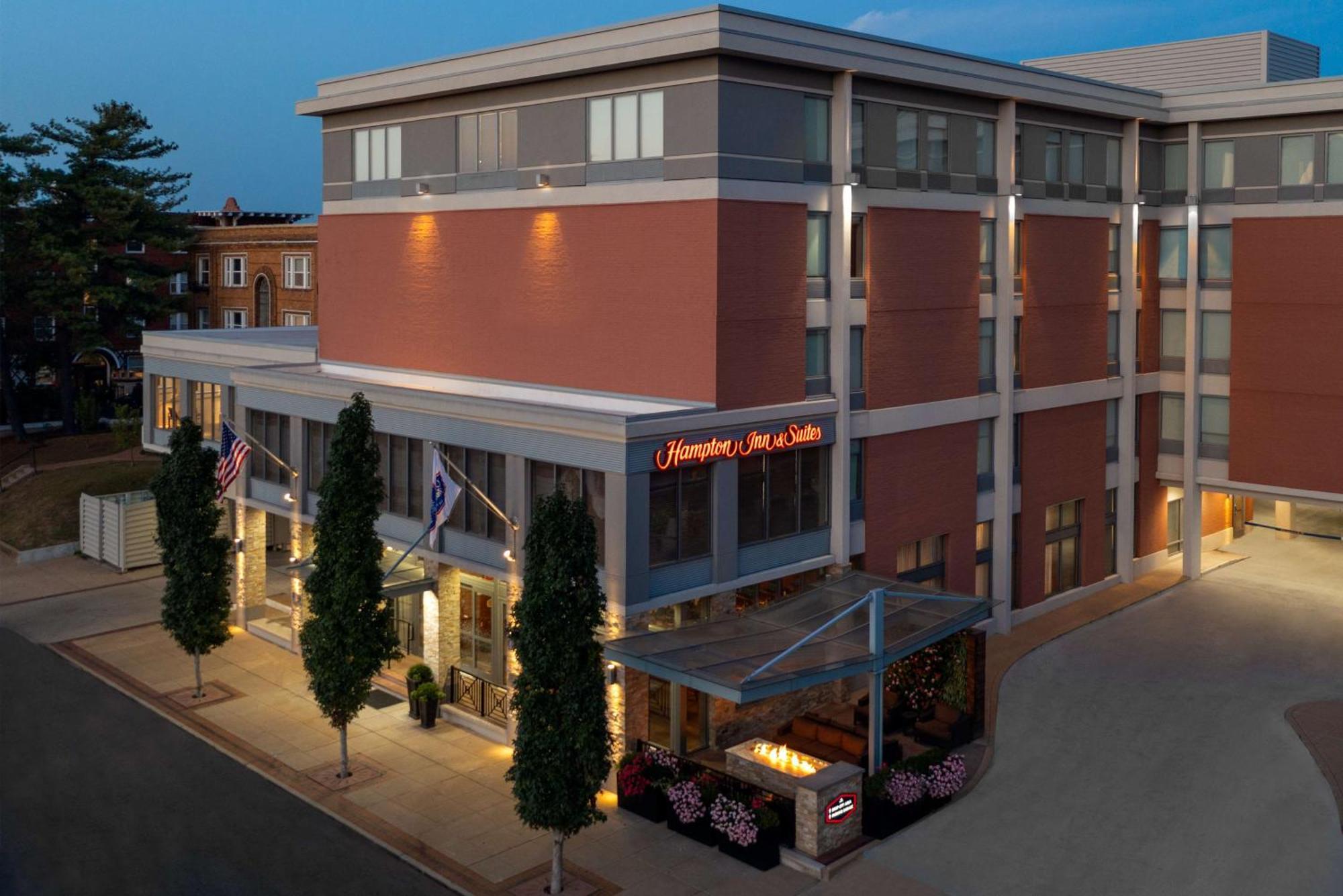 Hampton Inn And Suites Clayton/St. Louis-Galleria Area מראה חיצוני תמונה